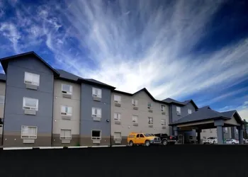Sigma Inn & Suites Hudson's Hope hotel thumbnail 2
