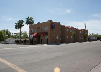 Holland Inn and Suites hotel thumbnail 6