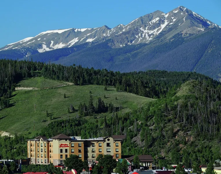 Hampton Inn & Suites Silverthorne hotel detail image 2