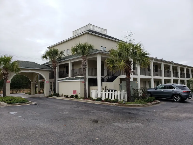 Peach Tree Inn hotel detail image 2
