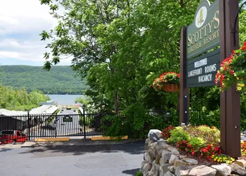Scotty's Lakeside Resort hotel thumbnail 8