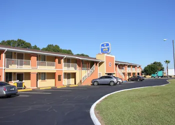 Budget Inn hotel thumbnail 3