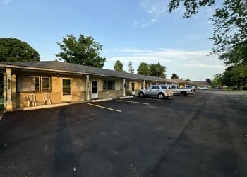 Holiday Motel hotel thumbnail 4