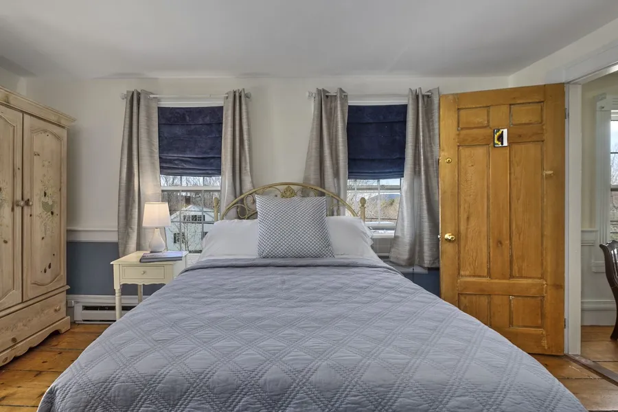 Youngtown Inn & Restaurant hotel detail image 6