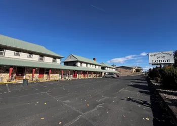 Rugged Country Lodge hotel thumbnail 2
