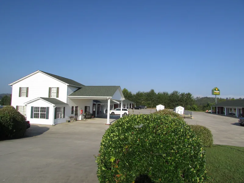 Douglas Inn & Suites hotel detail image 6