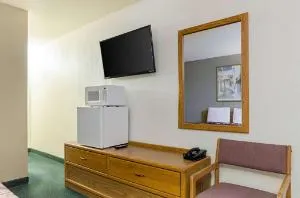 Wakeeney Motor Lodge hotel thumbnail 2
