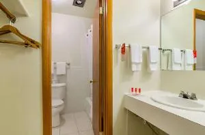 Wakeeney Motor Lodge hotel thumbnail 3