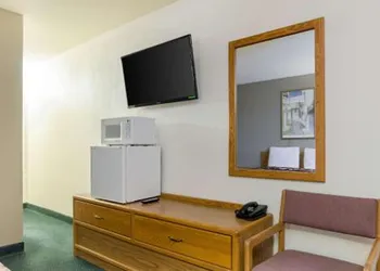 Wakeeney Motor Lodge hotel thumbnail 4