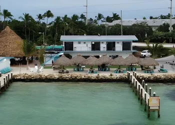 Edgewater Lodge hotel thumbnail 2