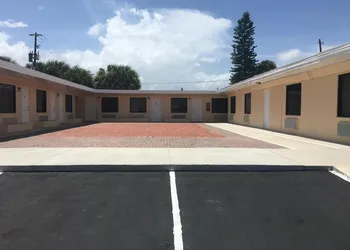 A1A Travel Inn hotel thumbnail 2