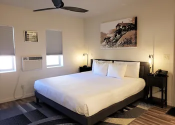 The Iron Horse Inn hotel thumbnail 4