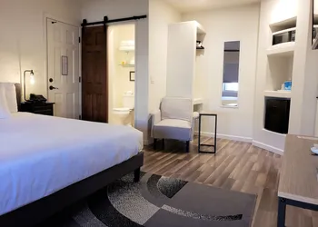 The Iron Horse Inn hotel thumbnail 5