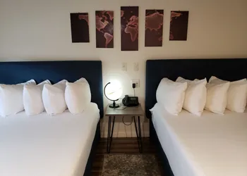 The Iron Horse Inn hotel thumbnail 6
