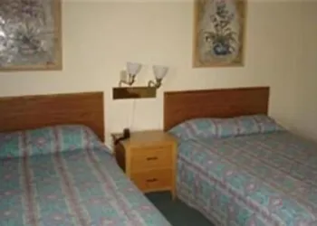 Miles Motel hotel thumbnail 5