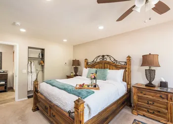 Whispering Creek B&B hotel thumbnail 7