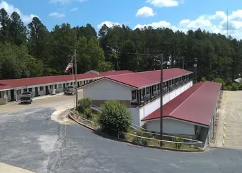Family Budget Inn hotel thumbnail 2