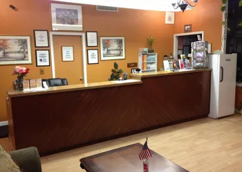 Family Budget Inn hotel thumbnail 6