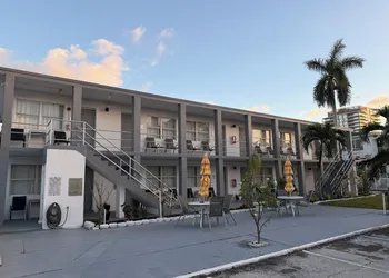 Pelican By The Sea hotel thumbnail 4