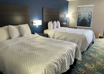 Clairmont Inn & Suites Warren hotel thumbnail 6