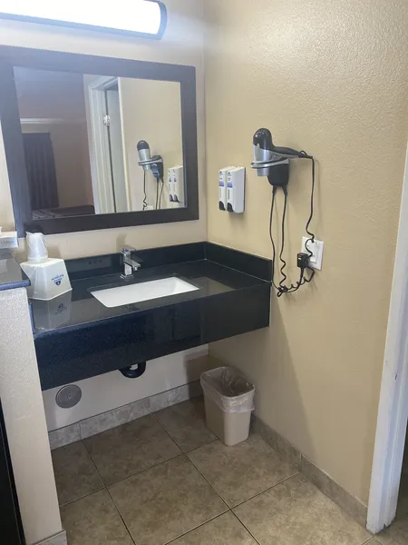 Anaheim Astoria Inn And Suites hotel detail image 6
