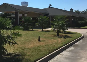 Redwood Inn and Suites hotel thumbnail 4