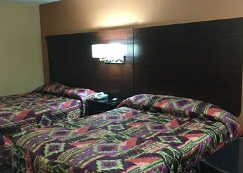 Redwood Inn and Suites hotel thumbnail 7