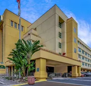 La Quinta Inn & Suites by Wyndham Anaheim hotel detail image 3
