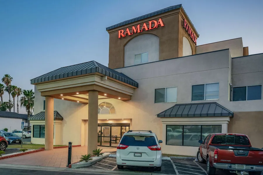 Ramada by Wyndham Bakersfield North hotel detail image 2