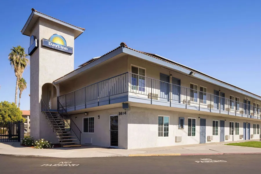 Days Inn by Wyndham Bakersfield hotel detail image 2