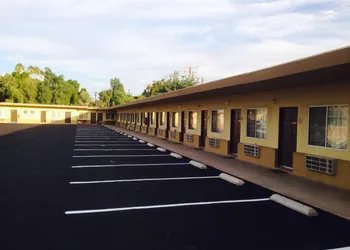Desert Inn hotel thumbnail 8