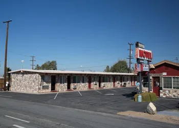 Boron Motel hotel thumbnail 7