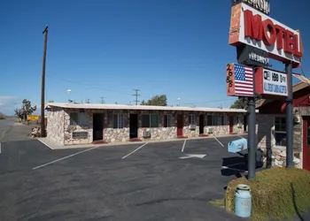 Boron Motel hotel thumbnail 8