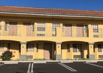 Cali Inn hotel thumbnail 3