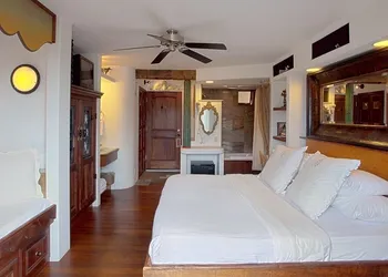 Secret Garden Inn hotel thumbnail 4