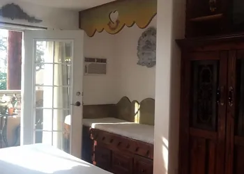 Secret Garden Inn hotel thumbnail 5