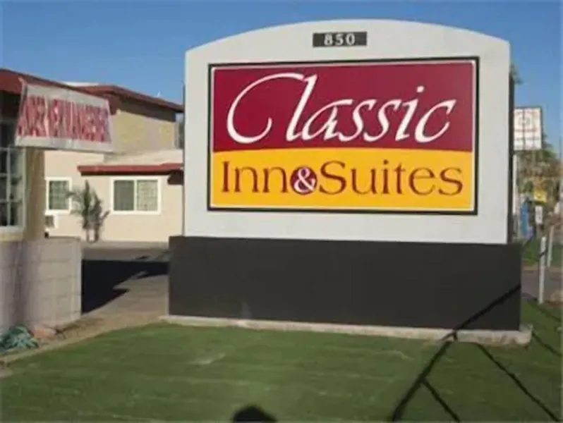 Classic Inn & Suites hotel detail image 2