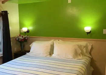 The Woods Hotel - Gay LGBTQ Cabins hotel thumbnail 8