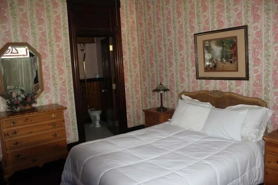 Irwin Street Inn hotel detail image 6