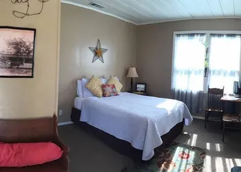 River Rock Inn hotel thumbnail 6