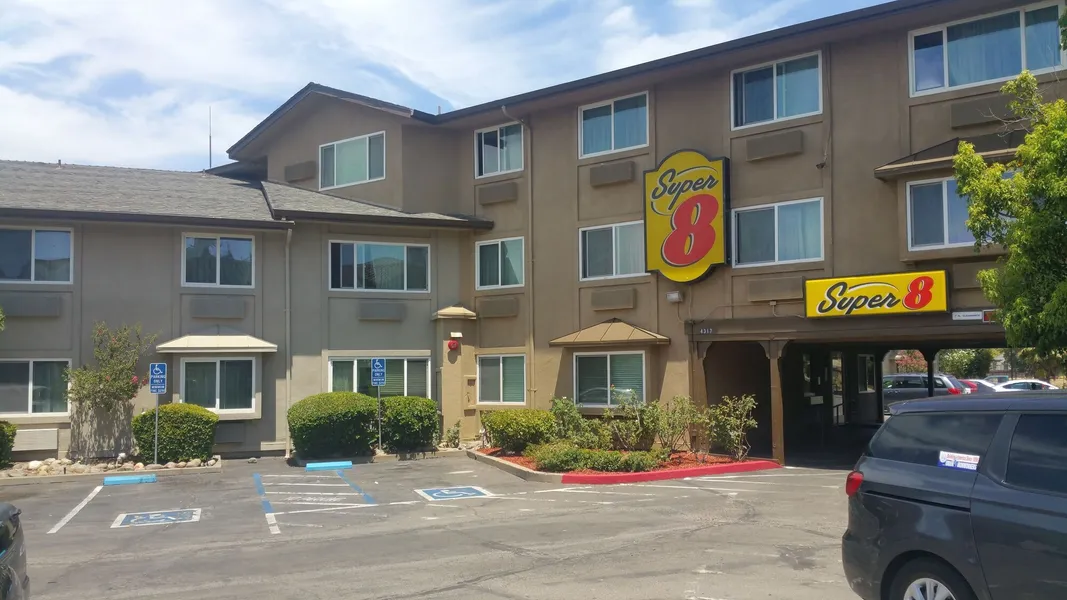 Super 8 By Wyndham Sacramento North hotel detail image 2