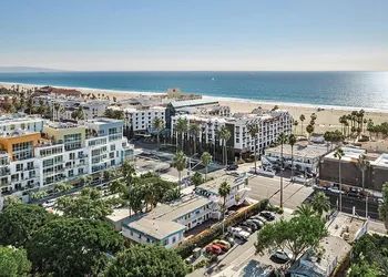 Ocean Lodge Santa Monica Beach Hotel hotel thumbnail 4