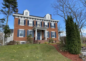 Lightner Farmhouse B&B hotel thumbnail 2
