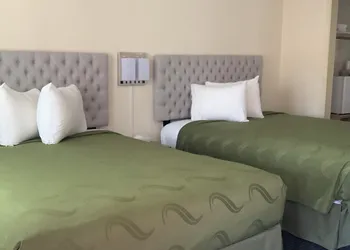 National 9 Santa Cruz hotel thumbnail 7