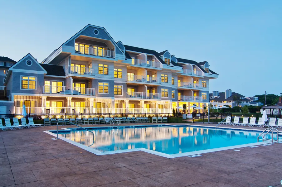 Water's Edge Resort & Spa hotel detail image 2