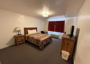Four Corners Inn hotel thumbnail 4
