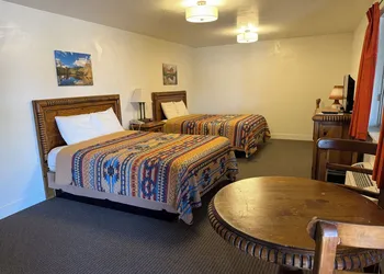 Four Corners Inn hotel thumbnail 6