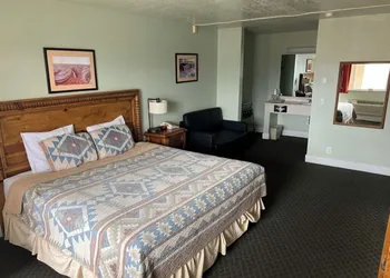 Four Corners Inn hotel thumbnail 7