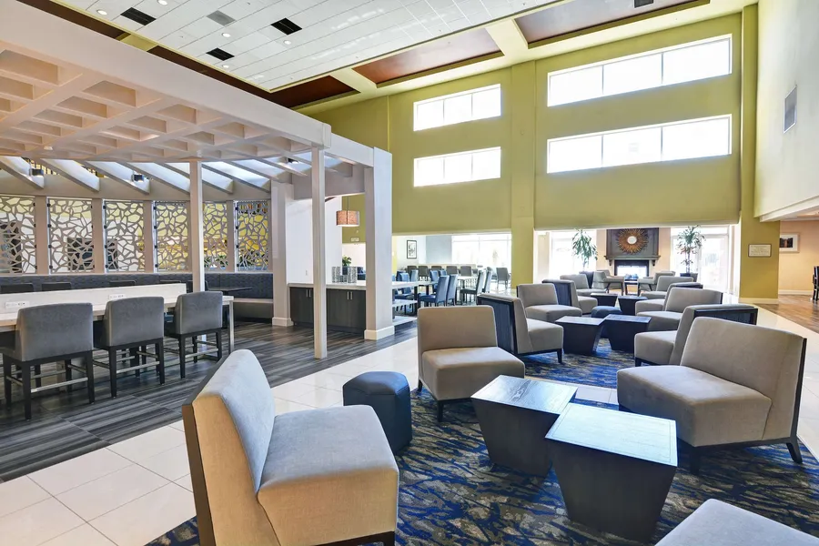 Embassy Suites by Hilton Valencia hotel detail image 6