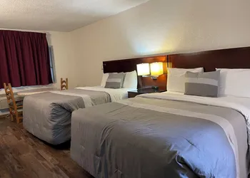 Travelers Beach Inn hotel thumbnail 2